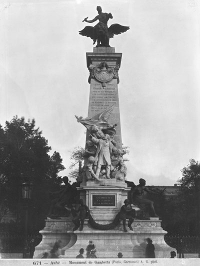 Denkmal für Leon Gambetta, zentrale Gruppe, Cour Napoleon, Louvre, 1888 von Jean Paul Aube